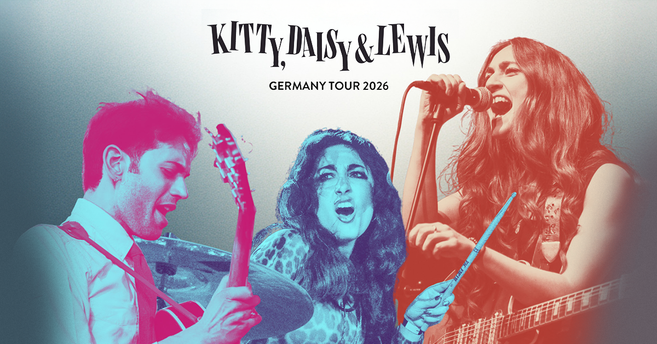 Plakat für die Deutschlandtournee 2026 von Kitty, Daisy & Lewis mit Bandmitgliedern beim Musizieren.