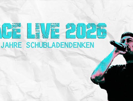 Poster für Mace Live 2026 mit einem Sänger, der ins Mikrofon singt.