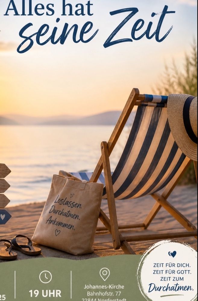 Strandstuhl und Tasche am Strand bei Sonnenuntergang mit Text 'Alles hat seine Zeit'.