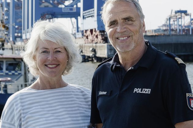 Angélique und Andreas Kästner lesen aus "Tatort Hafen - Tod im Schatten der Elbflut"