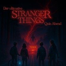 Vier Personen stehen im Wald, beleuchtet von einem roten Licht, mit dem Schriftzug 'Stranger Things Quiz-Abend'.