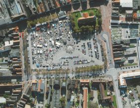 Flohmarkt auf dem Heider Marktplatz
