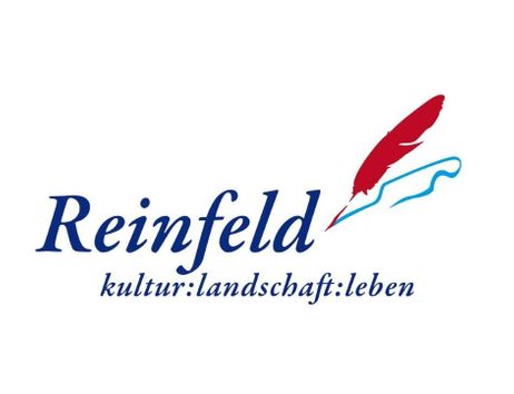 Logo der Stadt Reinfeld mit Schriftzug und Feder.