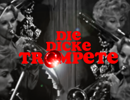 Schwarz-Weiß-Bild von Frauen, die Trompeten spielen, mit dem Titel 'Die Dicke Trompete' in roten Buchstaben.